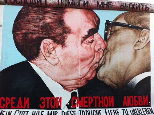 kiss